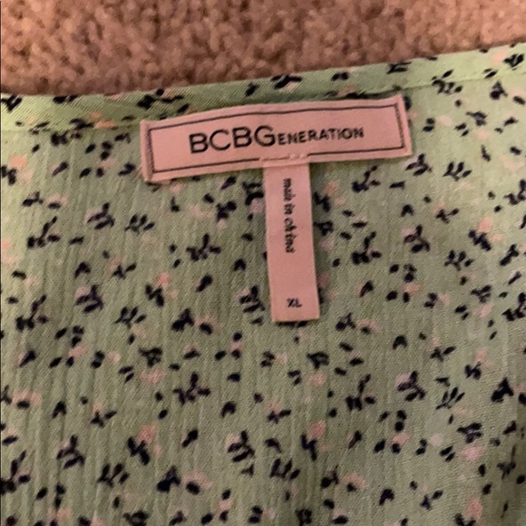 Green Floral Spring Ruffle Top - Picture 2 of 2